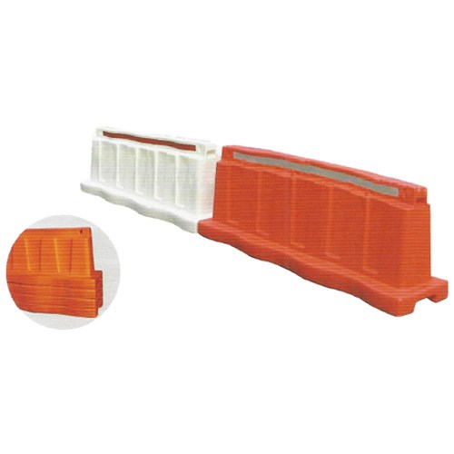 152518     WATER FILLED TRAFFIC BARRIER