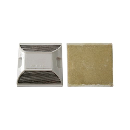 152538     ROAD MARKER, SIZE: 100 x 100 x 20MM